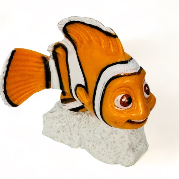 Disney Pixar Finding Nemo Toy Figure Lot Of 4 Dory Squirt Bruce Marlin Cake Top - Picture 4 of 8